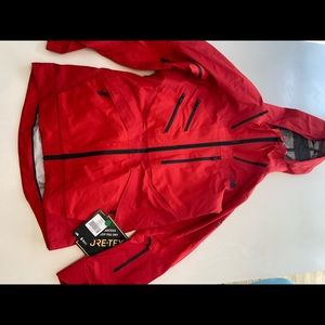 NEW WITH TAGS gore Tex summit series 2021 north face jacket